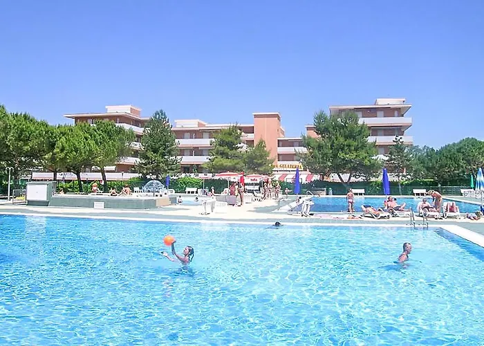 2 Bedroom Lovely In Apartment Bibione